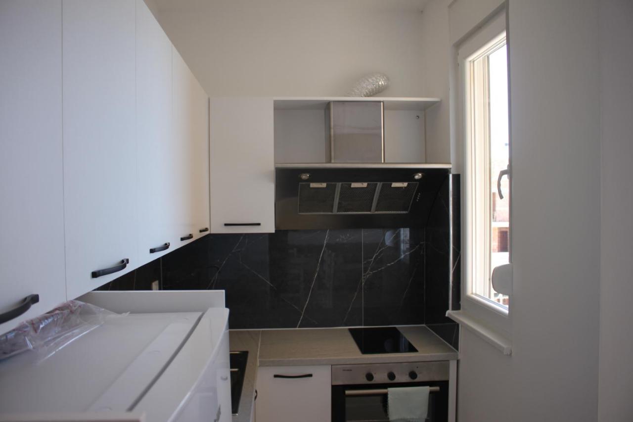 Everest Apartments Shëngjin Zewnętrze zdjęcie
